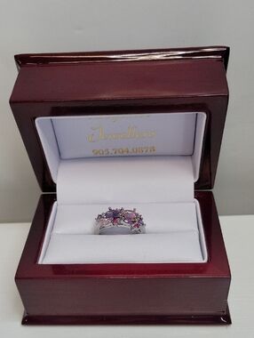 Vintage Ring Box With Sz 7 Rhinstone Ring